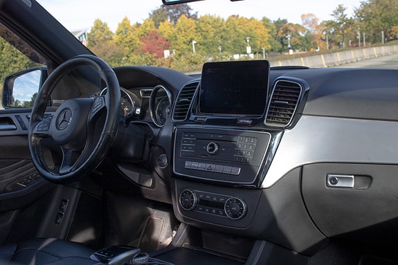 Mercedes-Benz GLE500 e 18 of 18