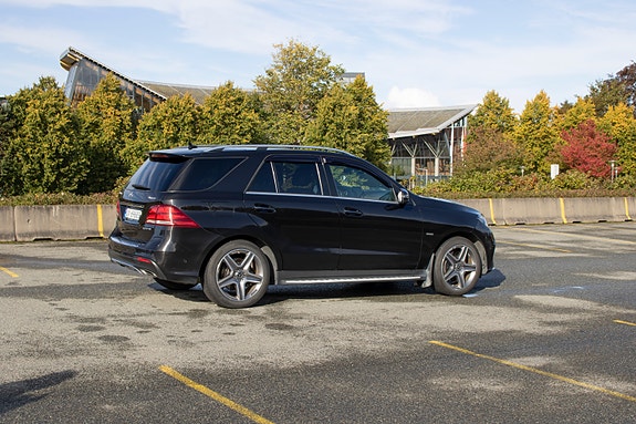 Mercedes-Benz GLE500 e 3 of 18