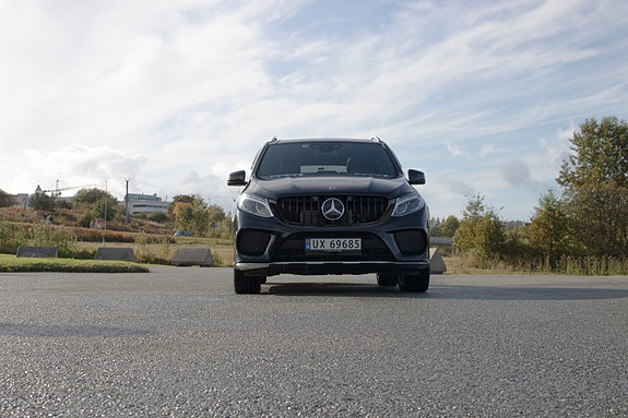 Mercedes-Benz GLE500 e 9 of 18