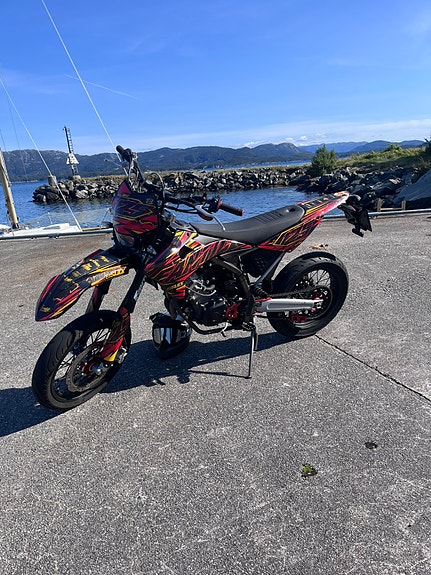 Fantic XMF 125 2 of 18
