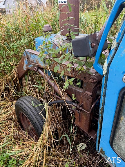 Ford 3000 m/ Haka graveaggregat fra usikkert årstall 24 of 25