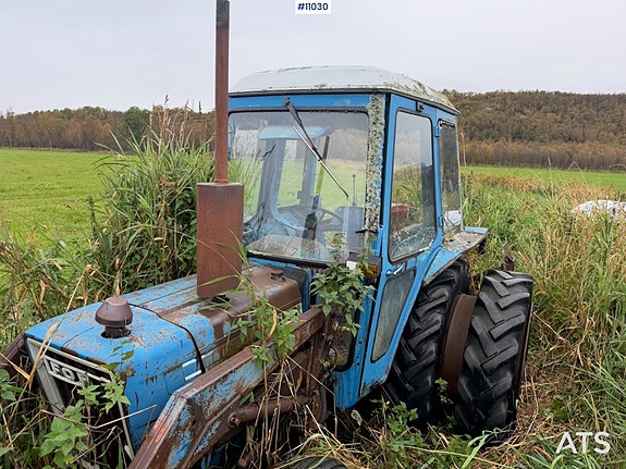 Ford 3000 m/ Haka graveaggregat fra usikkert årstall 2 of 25