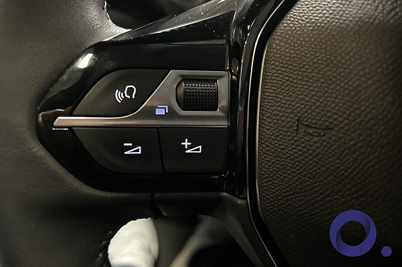 Peugeot e-208 27 of 28