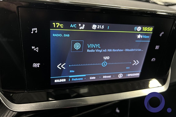 Peugeot e-208 18 of 28
