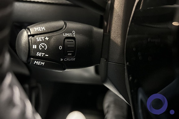 Peugeot e-208 23 of 28