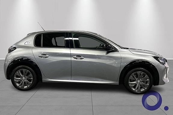 Peugeot e-208 7 of 28