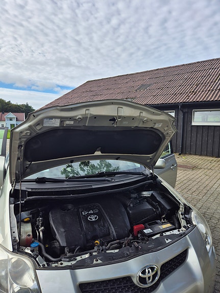 Toyota Auris 15 of 30