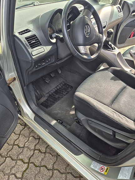 Toyota Auris 30 of 30