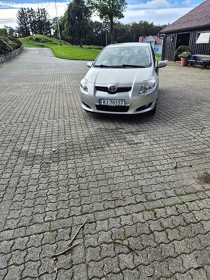 Toyota Auris 6 of 30