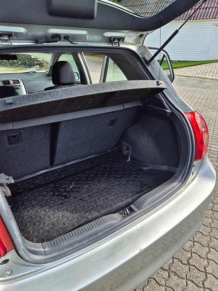 Toyota Auris 21 of 30