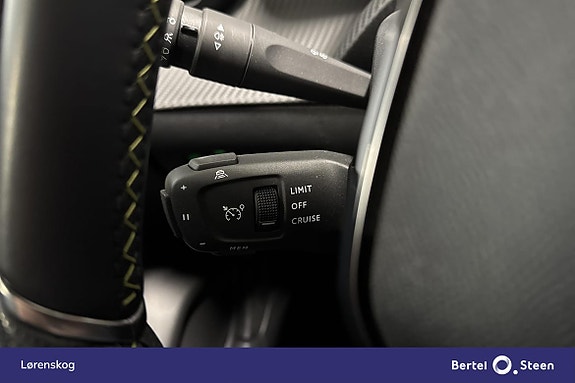 Peugeot e-208 16 of 26