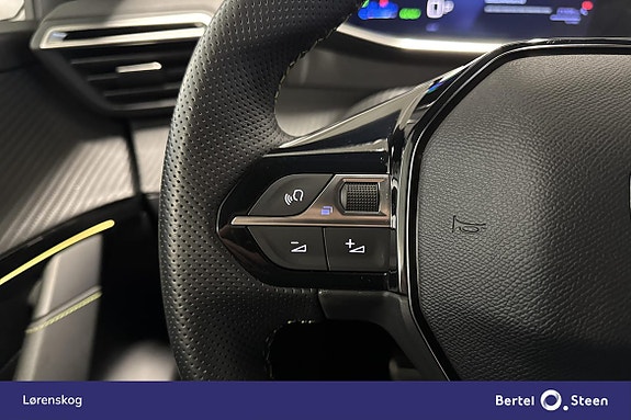 Peugeot e-208 15 of 26