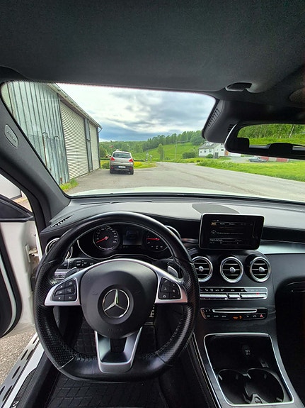 Mercedes-Benz GLC220 d 10 of 14