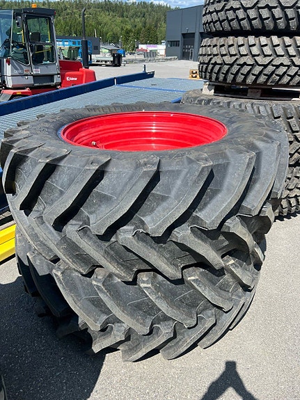 Trelleborg TM800 650/65R42 og 540/65R30 2024, kr 100 000,-