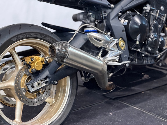 Triumph Street Triple 675 R 9 of 24