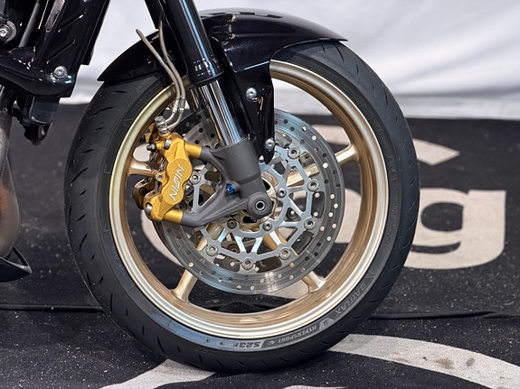 Triumph Street Triple 675 R 7 of 24