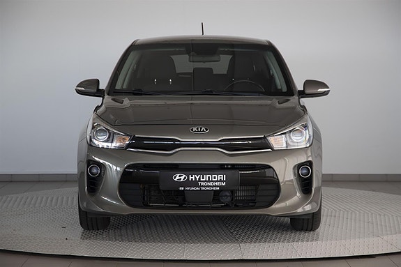 Kia Rio 2 of 27