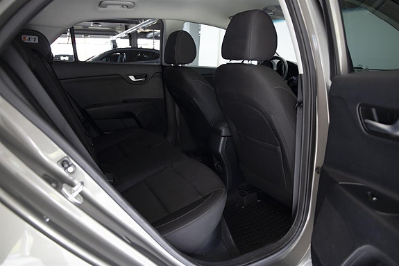 Kia Rio 25 of 27