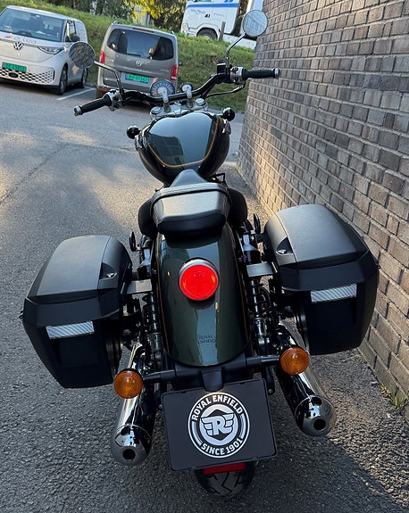 Royal Enfield Super Meteor 650 9 of 11