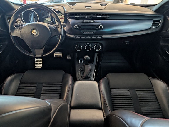 Alfa Romeo Giulietta 10 of 28