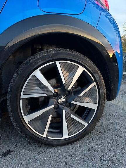 Peugeot 208 12 of 13