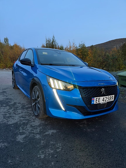 Peugeot 208 3 of 13