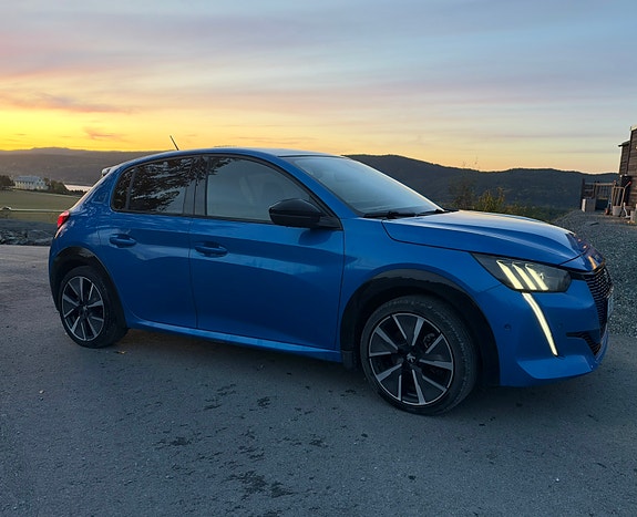 Peugeot 208 5 of 13