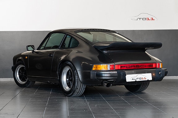 Porsche 911 4 of 30