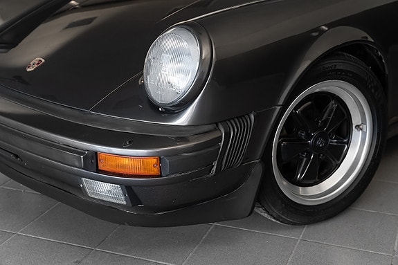 Porsche 911 6 of 30