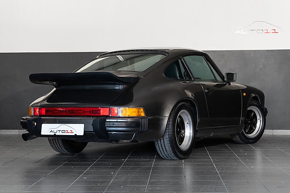 Porsche 911 3 of 30