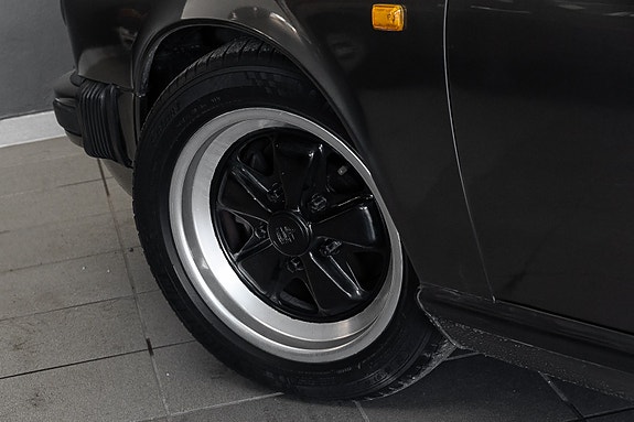 Porsche 911 7 of 30
