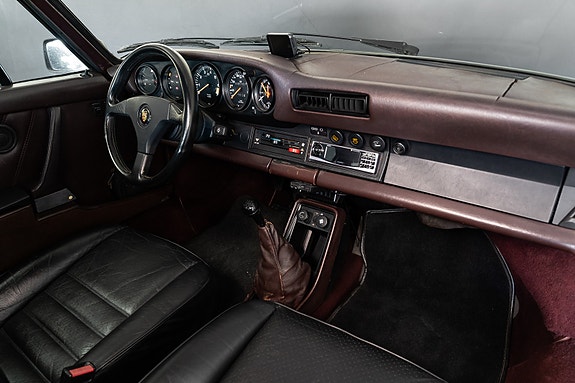 Porsche 911 12 of 30