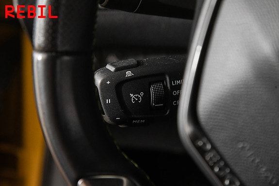 Peugeot e-208 16 of 25