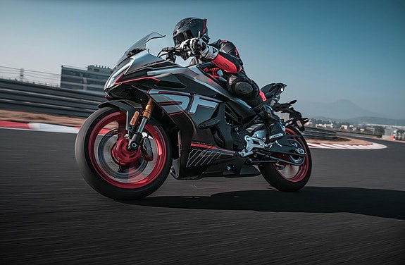 CFMOTO 450 SR A2 - DISPLAY KUPP!