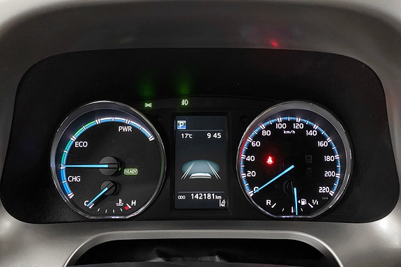 Toyota RAV4 8 of 15