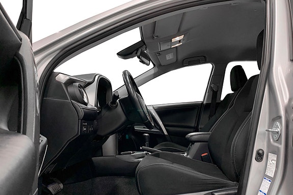 Toyota RAV4 5 of 15