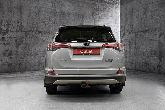 Toyota RAV4 4 of 15