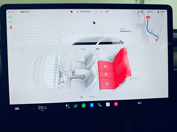 Tesla Model Y 15 of 24
