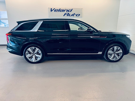 Hongqi E-HS9 6 of 30