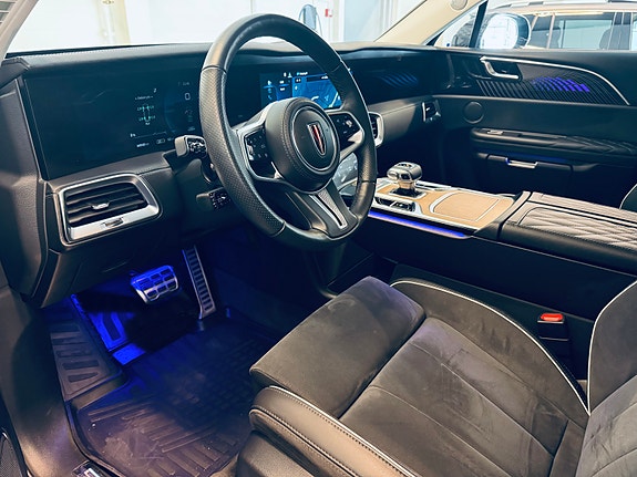 Hongqi E-HS9 12 of 30