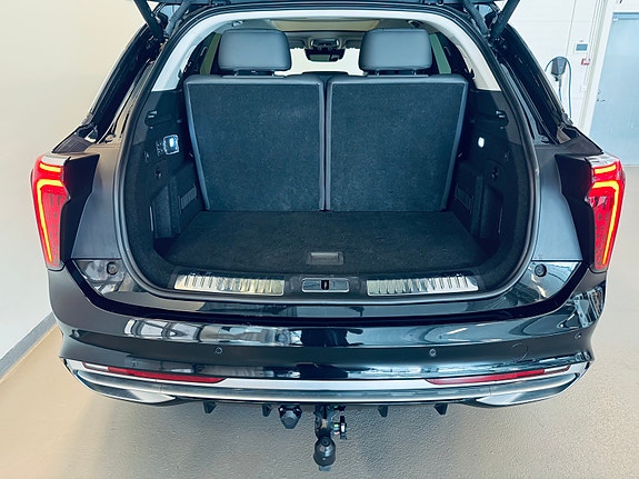 Hongqi E-HS9 27 of 30