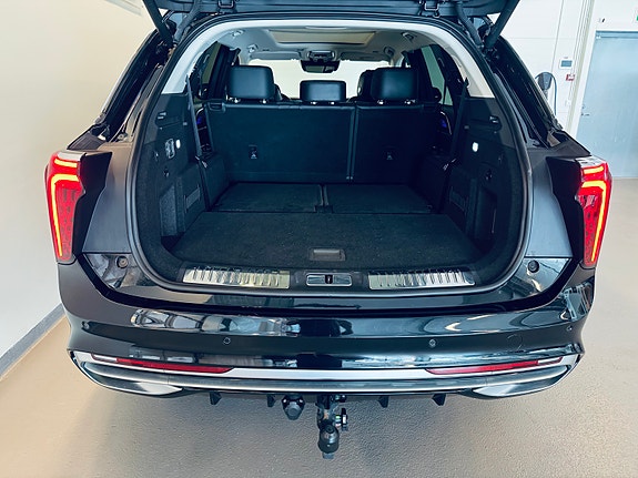 Hongqi E-HS9 28 of 30