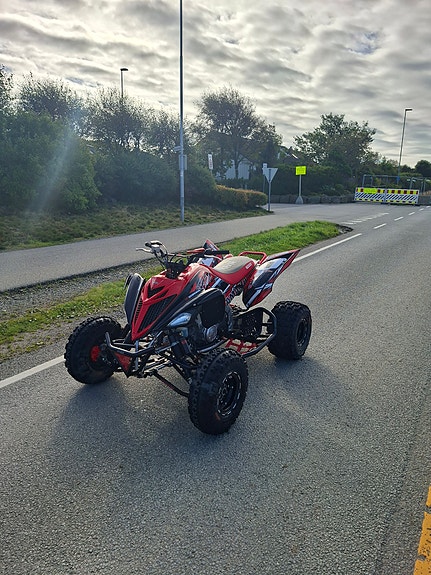 Yamaha Raptor 700 2 of 7