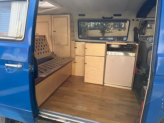 Volkswagen Caravelle 8 of 11