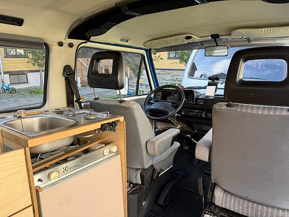 Volkswagen Caravelle 7 of 11