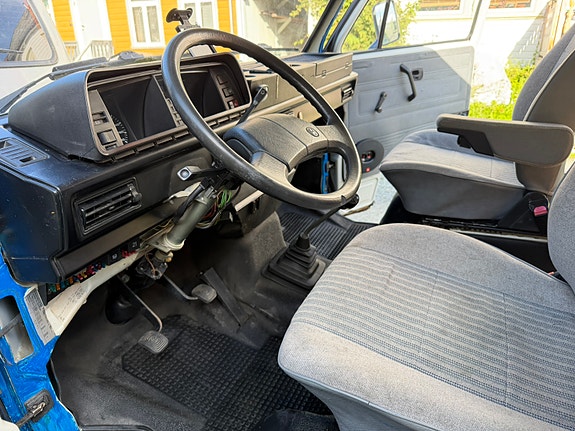 Volkswagen Caravelle 9 of 11