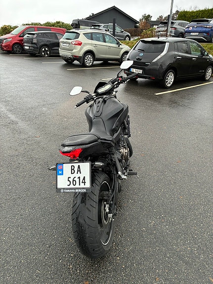 Yamaha MT-07 2 of 7