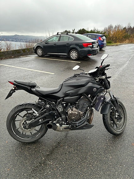 Yamaha MT-07 4 of 7