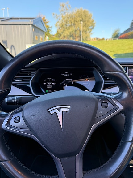 Tesla Model S 9 of 27