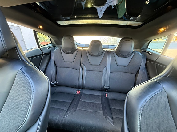 Tesla Model S 14 of 27